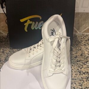 Fuegos  Sneakers white new in box